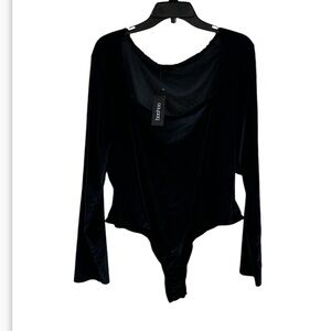 NWT BOOHOO women’s Plus Velvet Scoop Neck Bodysuit black size 20 Made in UK